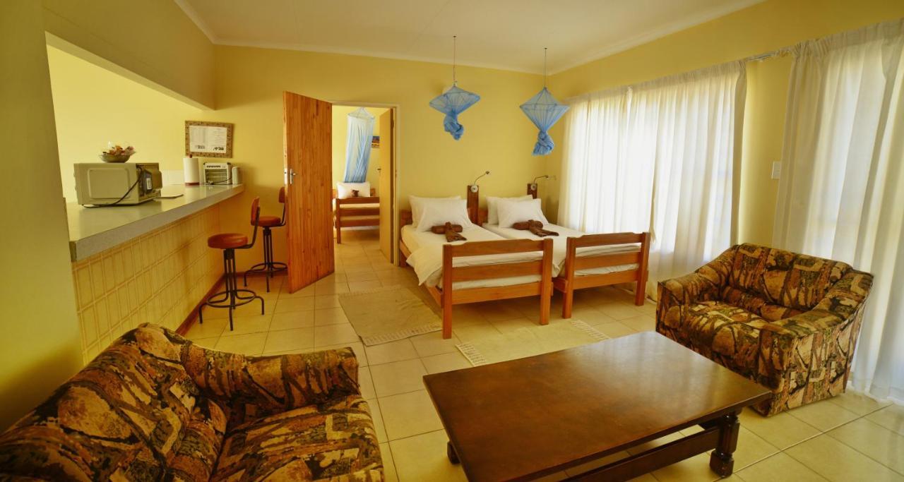 Готель Brandberg Rest Camp Uis Екстер'єр фото