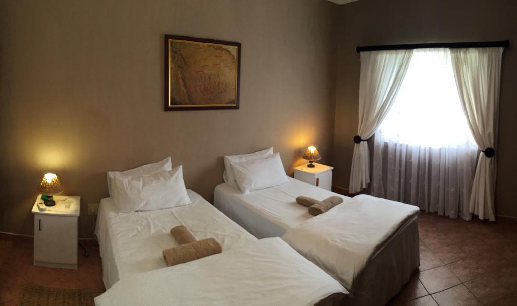 Готель Brandberg Rest Camp Uis Номер фото
