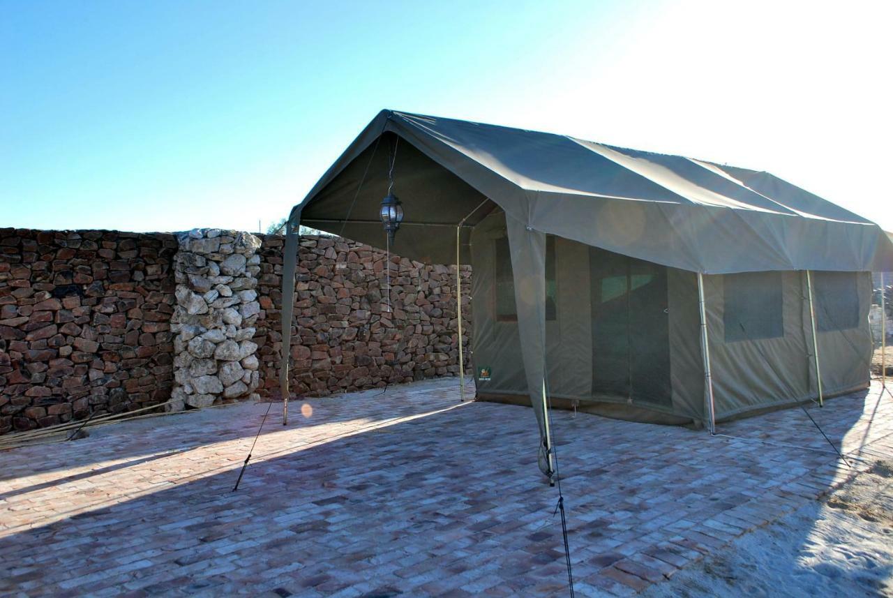 Готель Brandberg Rest Camp Uis Екстер'єр фото